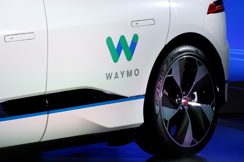 © Reuters. Logo da Waymo em carro autônomo da empresa