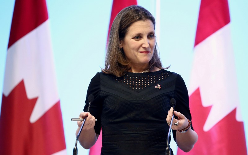 © Reuters. FILE PHOTO: Canadian Foreign Minister Freeland gestures during a joint news conference in Mexico City
