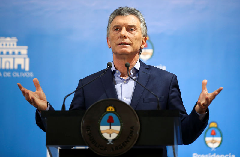 © Reuters. El presidente de Argentina, Mauricio Macri, en una rueda de prensa en la casa de gobierno en Buenos Aires