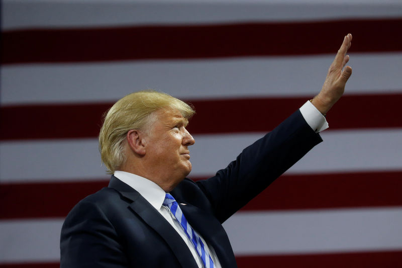 © Reuters. Presidente dos Estados Unidos, Donald Trump, durante comício em West Virginia