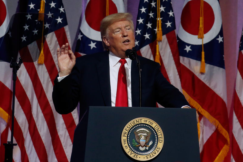 © Reuters. President Trump delivers remarks at the Ohio Republican Party State Dinner in Columbus