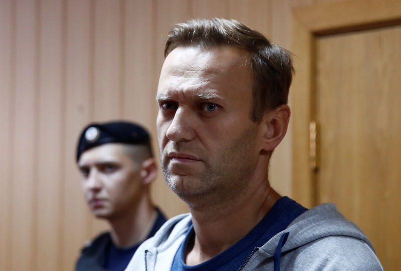 © Reuters. Лидер российской оппозиции Алексей Навальный на заседании суда в Москве
