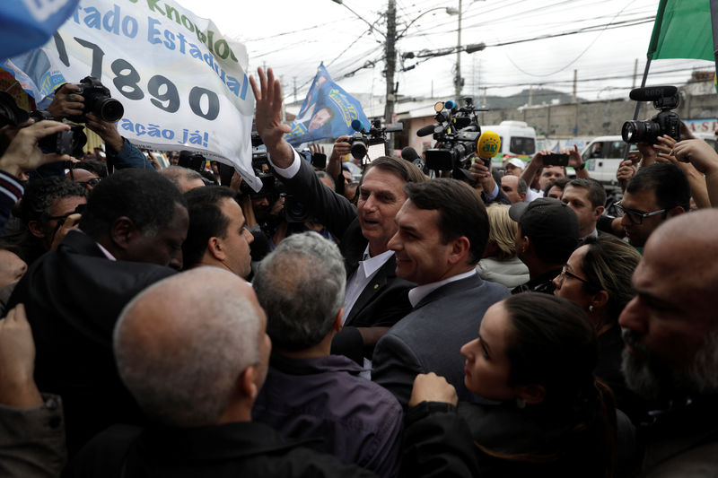 © Reuters. Candidato do PSL à Presidência, Jair Bolsonaro, durante campanha no Rio de Janeiro