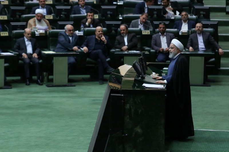 © Reuters. البرلمان الإيراني يحمل روحاني مسؤولية المشكلات الاقتصادية