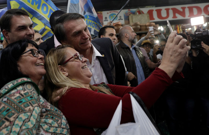 © Reuters. Candidato do PSL à Presidência, Jair Bolsonaro, durante ato de campanha no Rio de Janeiro