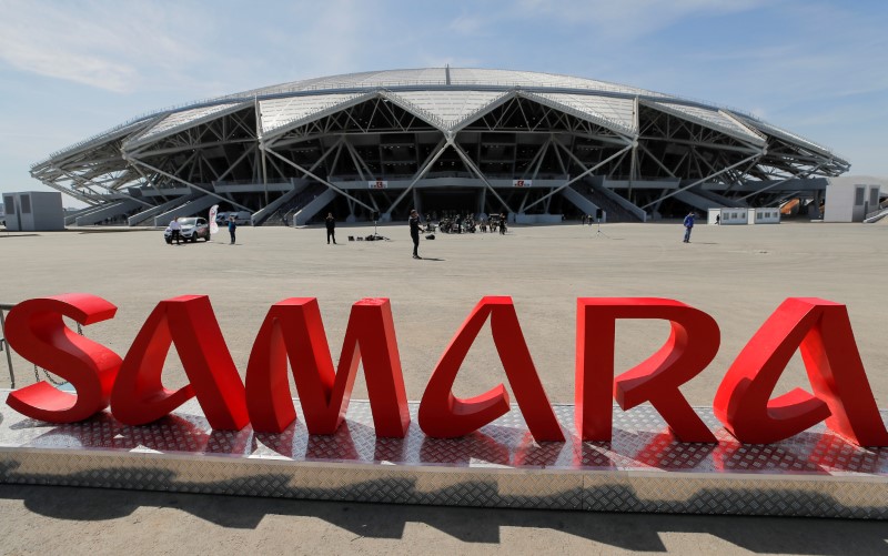 © Reuters. الظلام يخيم على ملعب روسي استضاف كأس العالم لتأخره في دفع فواتير الكهرباء