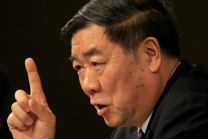 © Reuters. Chefe da agência de planejamento estatal da China, He Lifeng, durante coletiva de imprensa em Pequim