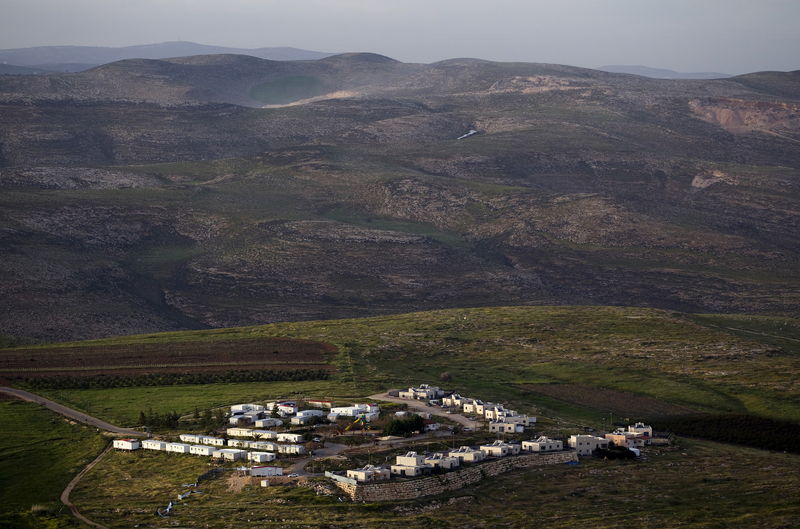 © Reuters. محكمة إسرائيلية تقر بقانونية مستوطنة غير مرخصة