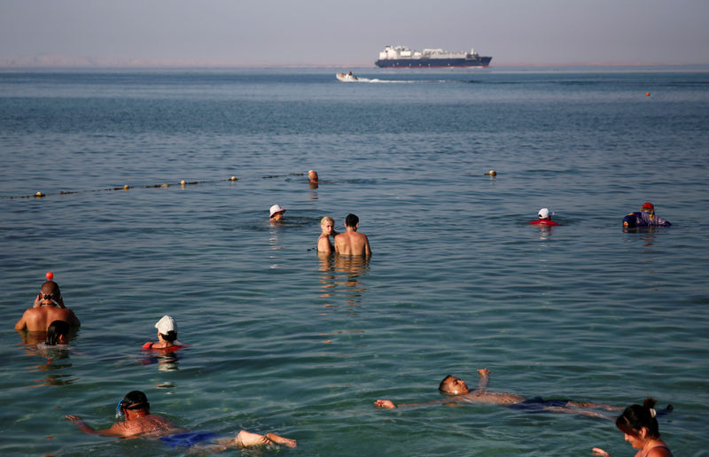 © Reuters. إيرادات مصر من السياحة تقفز 77% في النصف/1 وعدد السياح يزيد 41%