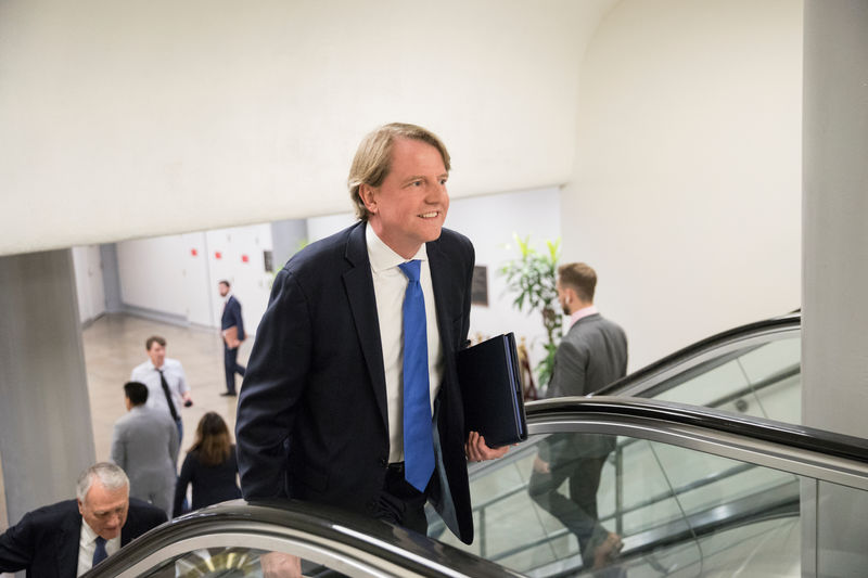 © Reuters. Don McGahn se reúne com senadores em Washington