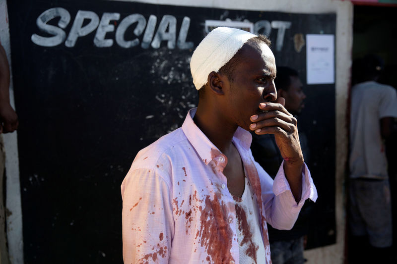 © Reuters. الشرطة: مقتل شخصين ونهب متاجر مملوكة لأجانب في بلدة بجنوب أفريقيا