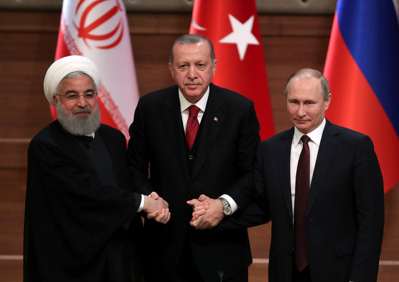 © Reuters. بوتين يجتمع مع نظيريه التركي والإيراني في السابع من سبتمبر