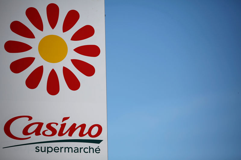 © Reuters. FILE PHOTO: A logo of French retailer Casino is pictured outside a Casino supermarket in Nantes