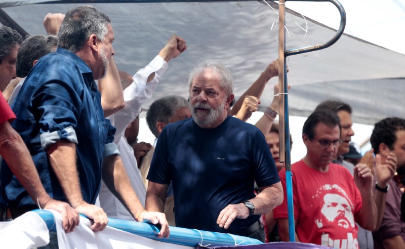 © Reuters. Ex-presidente Luiz Inácio Lula da Silva durante missa em São Bernardo do Campo