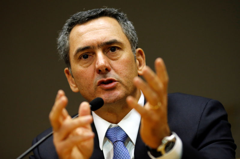 © Reuters. Ministro da Fazenda, Eduardo Guardia, durante coletiva de imprensa em Brasília