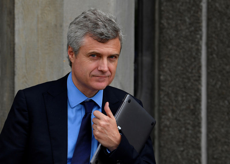 © Reuters. FILE PHOTO: Mark Read, Co-Chief Operating Officer of advertising agency WPP leaves following their AGM in London, Britain
