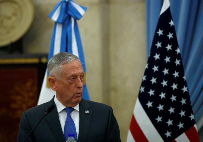 © Reuters. U.S. Secretary of Defence James Mattis attends a news conference at Libertador Building in Buenos Aires