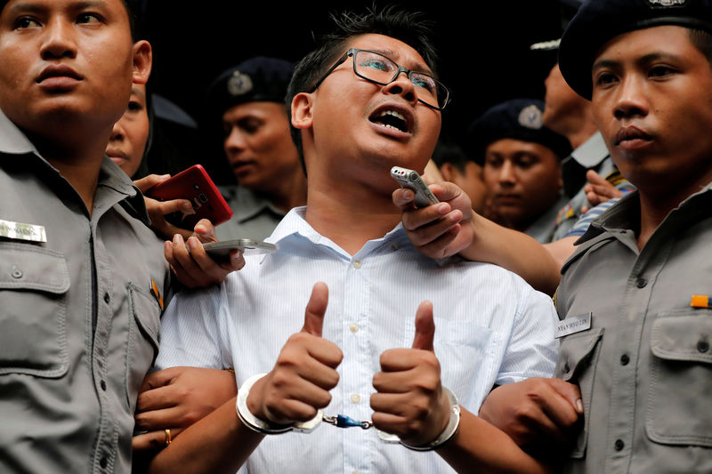 © Reuters. Los periodistas de Reuters arrestados en Myanmar, sentenciados a siete años de cárcel