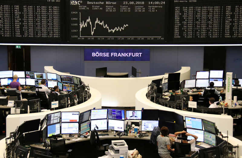 Bolsas europeas rebotan ayudadas por valores financieros, WPP cae
