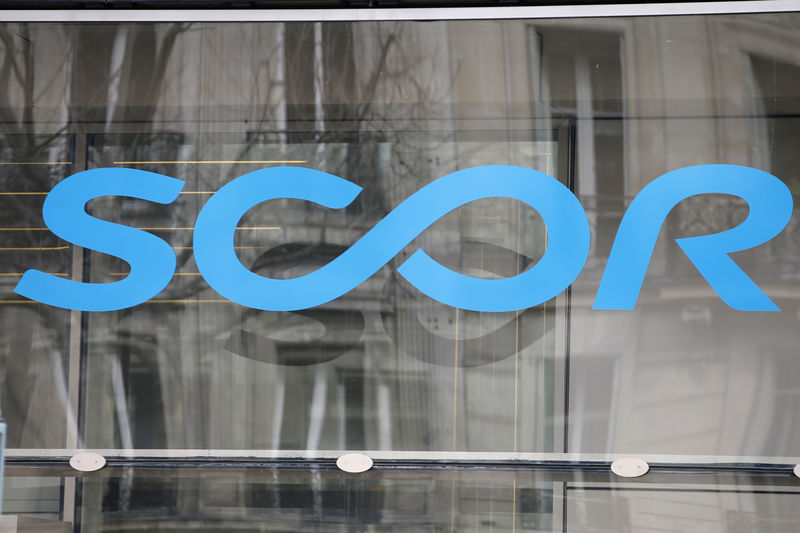 © Reuters. The logo of reinsurance company Scor is seen at its the Paris headquarters
