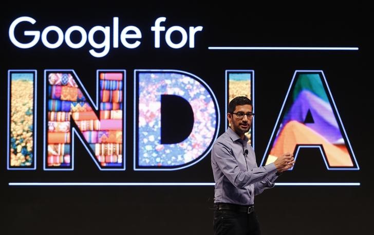 © Reuters. Presidente-executivo do Google, Sundar Pichai, durante coletiva de imprensa em Nova Délhi, Índia