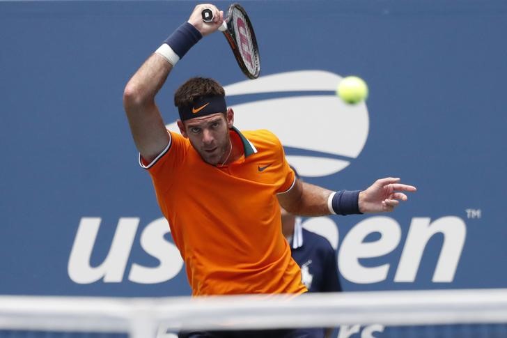 © Reuters. Del Potro vence a Isner y es semifinalista en el US Open