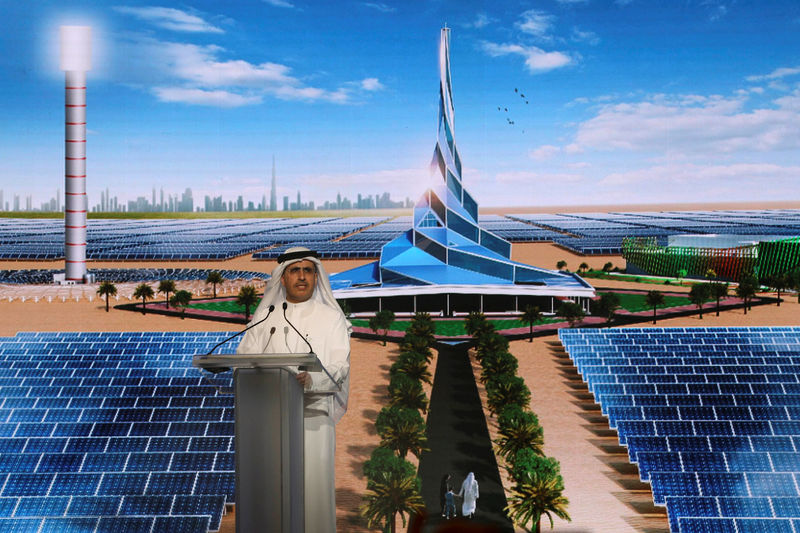 © Reuters. FILE PHOTO: Saeed Al Tayer, chief executive officer of DEWA speaks during the groundbreaking ceremony of the 4th phase of Mohammed bin Rashid Al Maktoum Solar Park, south of Dubai