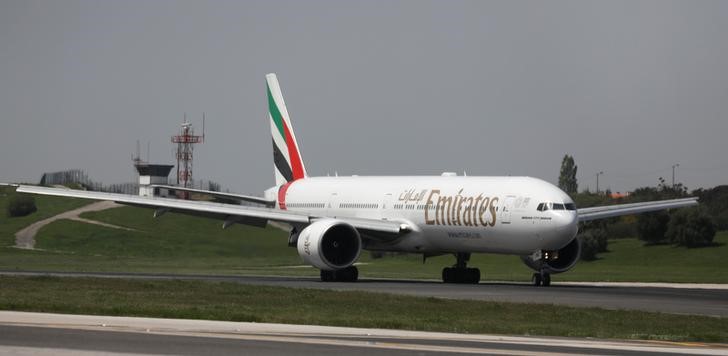 © Reuters. طيران الإمارات: إصابة نحو 10 ركاب بوعكة صحية على متن رحلة من دبي إلى نيويورك