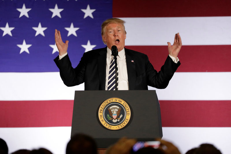 © Reuters. President Donald Trump speaks at a campaign fundraising luncheon in Charlotte, NC