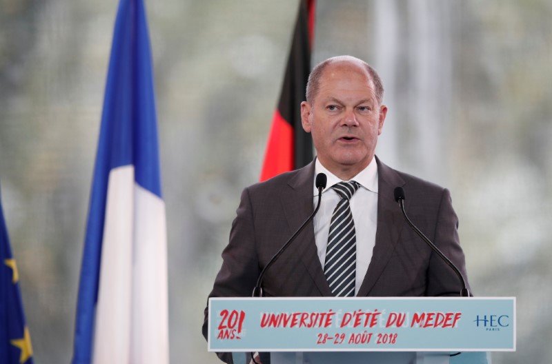 © Reuters. Ministro de Finanças da Alemanha, Olaf Scholz, durante evento em Paris, França