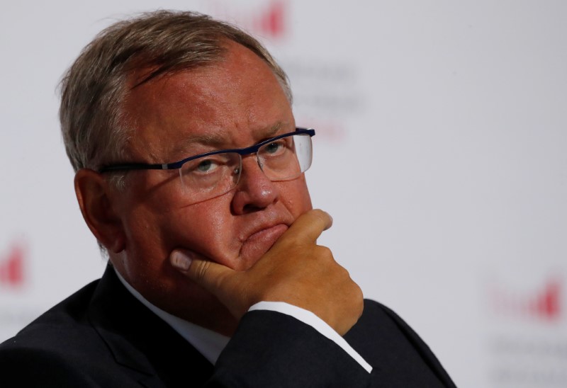 © Reuters. Russian bank VTB CEO Kostin attends a session of the Moscow Financial Forum in Moscow