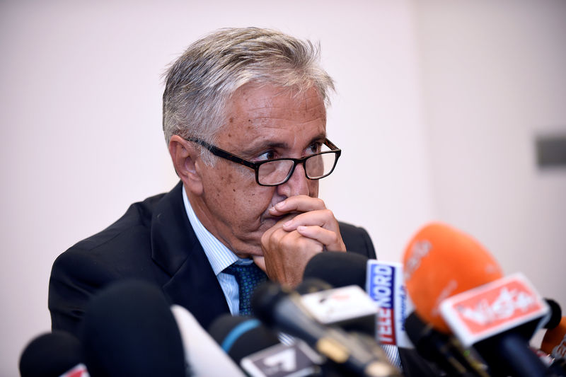© Reuters. Autostrade per l'Italia CEO Castellucci attends news conference in Genoa