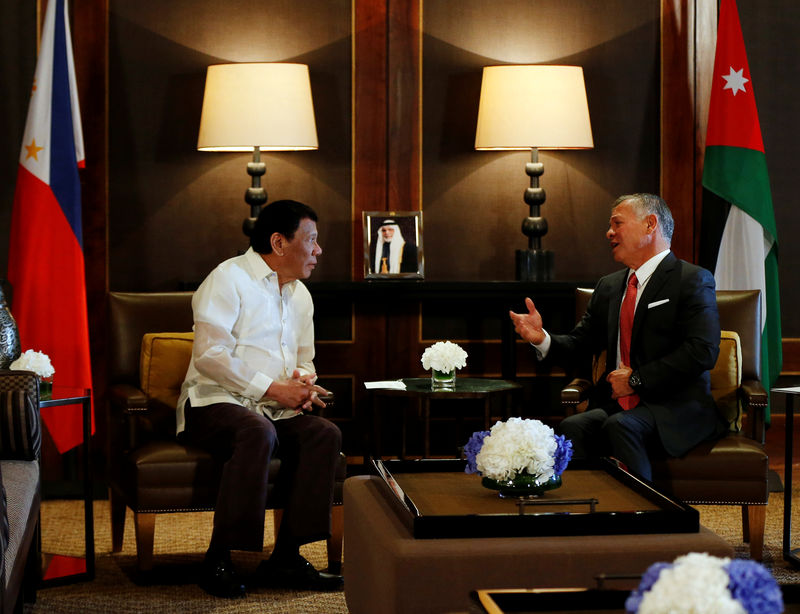 © Reuters. الرئيس الفلبيني يعرض إرسال قوات إلى الأردن لقتال المتشددين