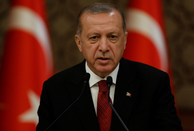 © Reuters. أردوغان: لم يعد بوسع تركيا أن تستقبل مزيدا من اللاجئين