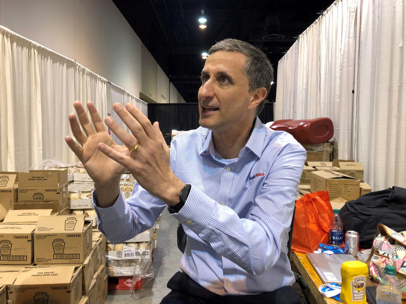 © Reuters. FILE PHOTO: Bernardo Hees chief executive of Kraft Heinz Co and a partner at Brazilian firm 3G Capital at the Berkshire annual shareholder weekend in Omaha