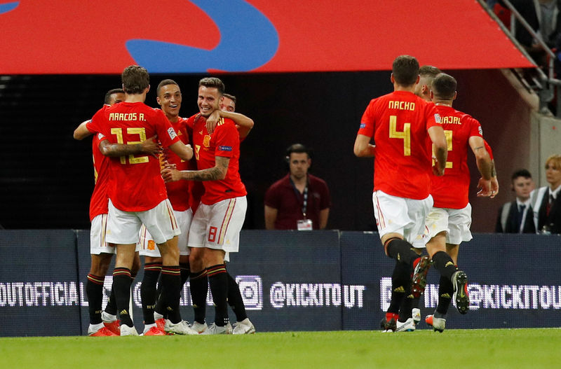 © Reuters. اسبانيا تستهل عهد انريكي بالفوز على انجلترا في دوري الامم
