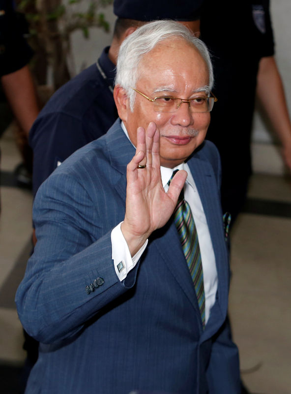 © Reuters. سنغافورة ستعيد 11 مليون دولار من الأموال المرتبطة بصندوق (1إم.دي.بي) لماليزيا