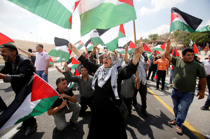 © Reuters. دول أوروبية تحث إسرائيل على عدم هدم قرية بدوية فلسطينية