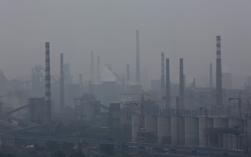 © Reuters. Fábrica de aço em Anshan, na China