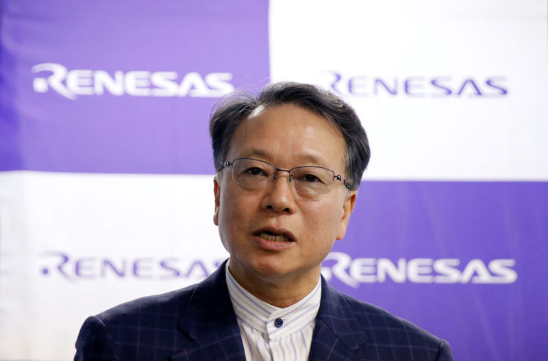 © Reuters. Presidente-executivo da Renesas, Bunsei Kure, durante coletiva de imprensa em Tóquio, Japão