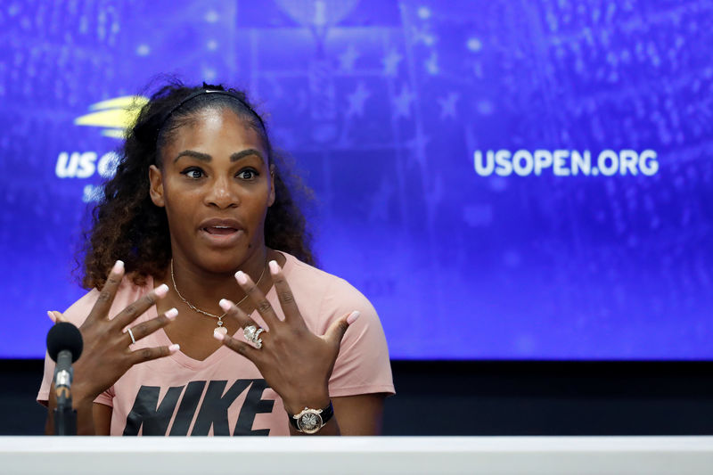 © Reuters. Imagen de archivo de la tenista Serena Williams en una rueda de prensa en el Abierto de Estados Unisdos en Nueva York