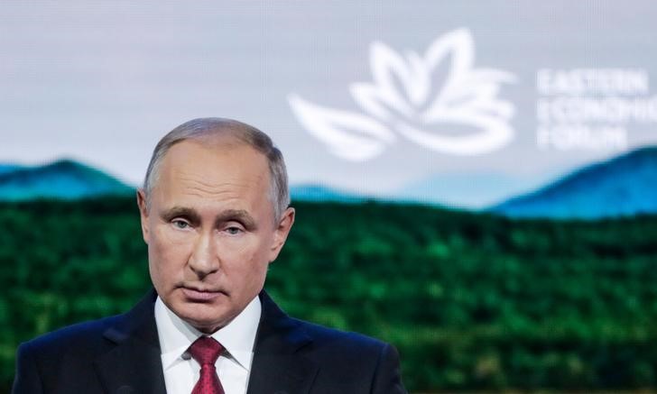 © Reuters. Russian President Putin attends the Eastern Economic Forum in Vladivostok