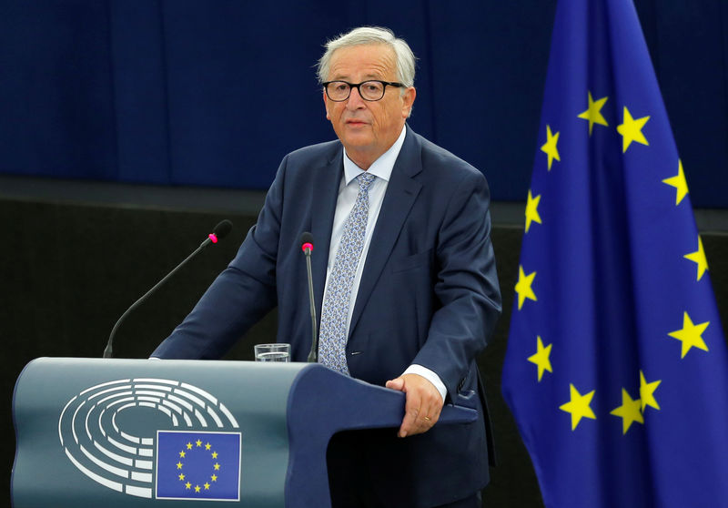 © Reuters. Presidente da Comissão Europeia, Jean-Claude Juncker, profere um discurso no Parlamento Europeu em Estrasburgo, França