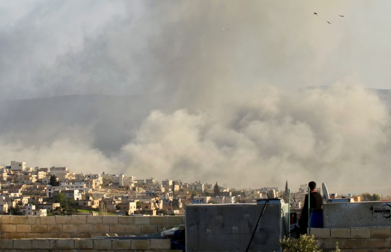 © Reuters. تركيا تعمل مع روسيا بشأن إدلب وسط توقف الضربات الجوية