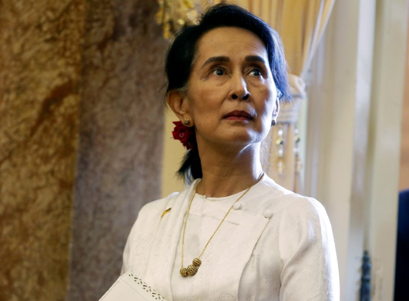 © Reuters. Suu Kyi durante evento em Hanói