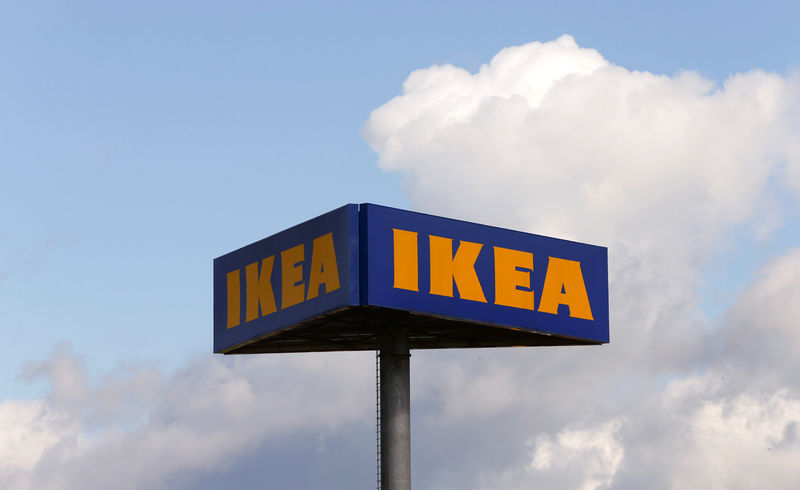 © Reuters. The company's logo is seen outside of an IKEA Group store in Spreitenbach