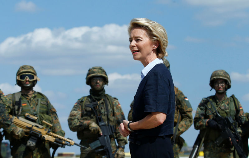 © Reuters. وزيرة الدفاع الألمانية لا تستبعد انتشارا طويل الأمد للقوات في الشرق الأوسط