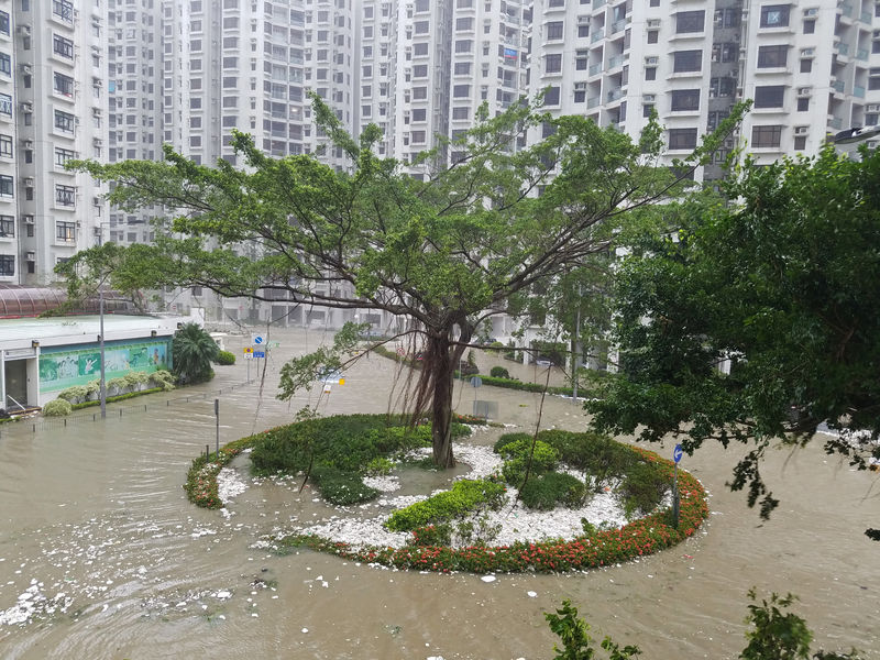 © Reuters. El supertifón Mangkhut impacta en China tras golpear Filipinas