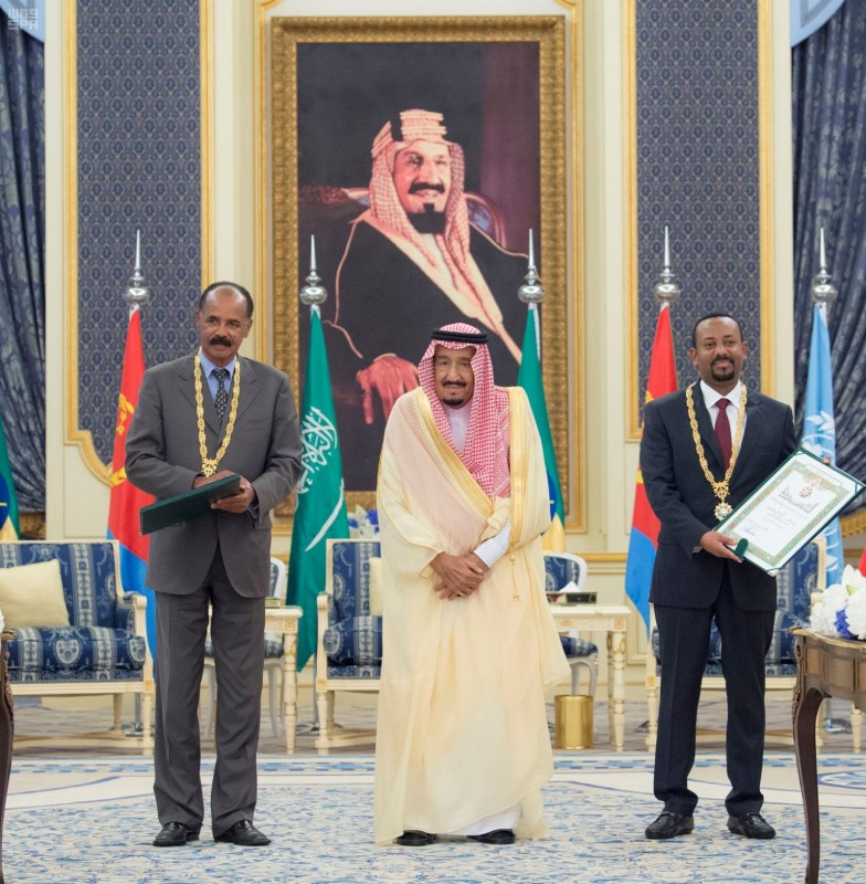 © Reuters. زعيما إثيوبيا وإريتريا يوقعان اتفاق سلام في جدة