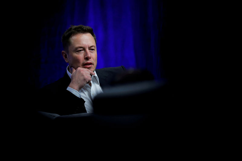 © Reuters. FILE PHOTO: Tesla Motors CEO Musk speaks during the National Governors Association Summer Meeting in Providence